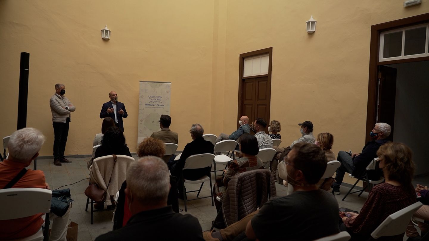 Público en la inauguración de la primera sala de la colección museográfica 2