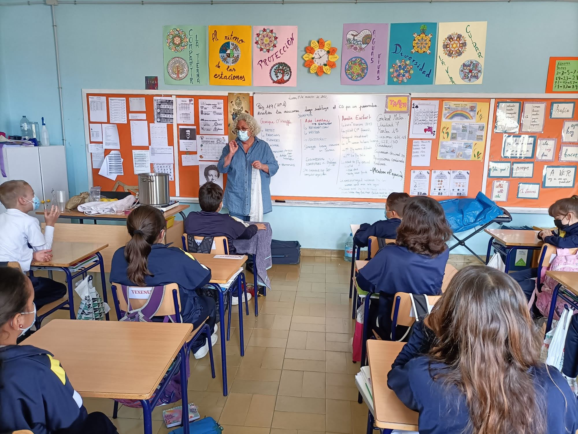 Imagen taller tintes en CEIP La concepción 3